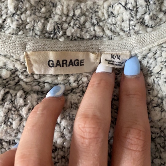 Garage cozy sweater - Picture 3 of 3